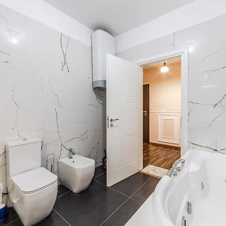 Apartment Spacious City-view Overlooking Shkoder