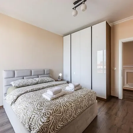 Apartment Spacious City-view Overlooking