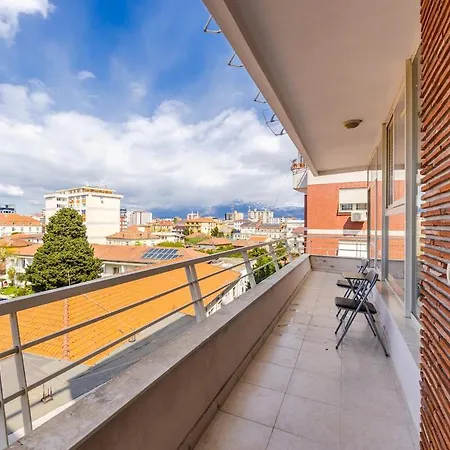 Spacious City-view Overlooking