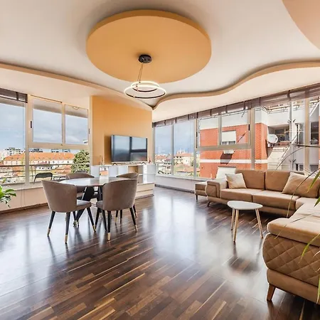 Apartment Spacious City-view Overlooking